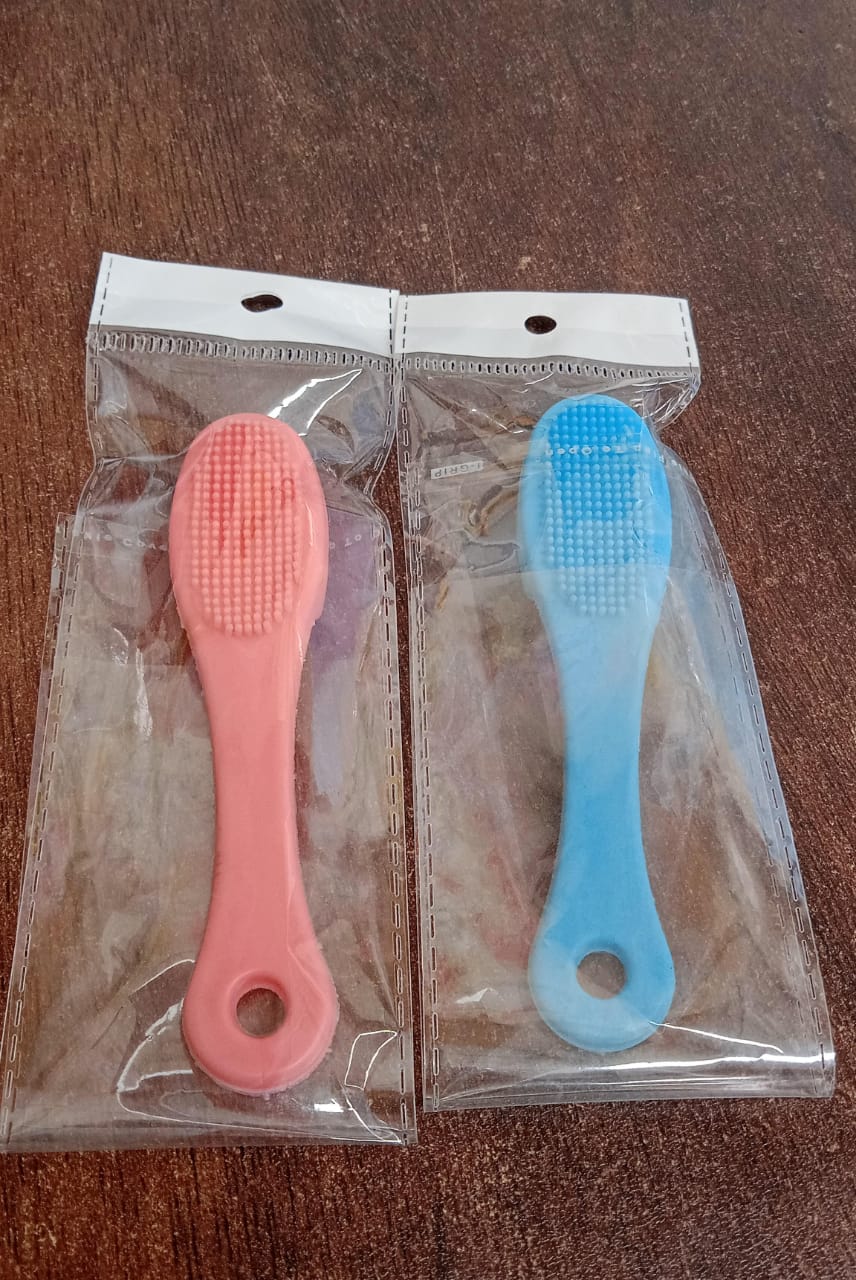 Silicone Makeup cleaning tool, finger wash Face Scrubber Facial Cleansing Brush (1 Pc / Mix Color) Silicone Makeup cleaning tool, finger wash Face Scrubber Facial Cleansing Brush (1 Pc / Mix Color)